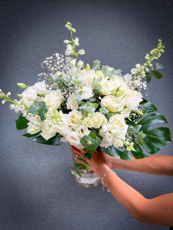Classic-bouquet-deluxe-with-vase